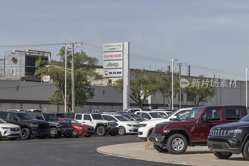 克莱斯勒，道奇，吉普和公羊经销商汽车和SUV经销商。由于供应问题，Stellantis正在买卖二手车以满足需求。