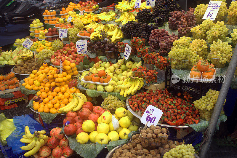 公共市场的蔬菜水果商