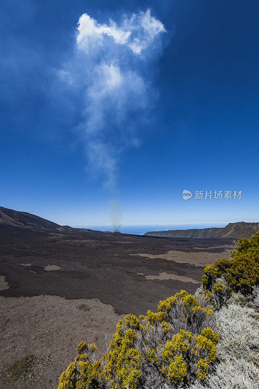 留尼旺岛火山喷发