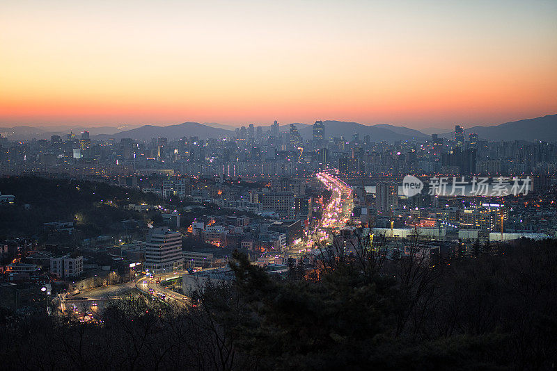 首尔的冬日黎明