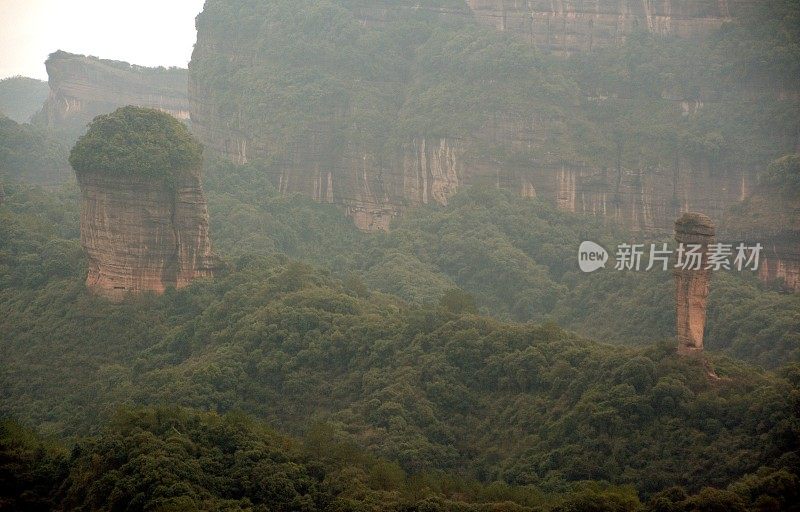 中国广东省丹霞山喀斯特景观