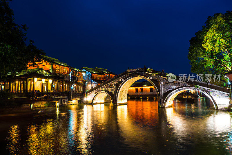 中国乌镇的夜景