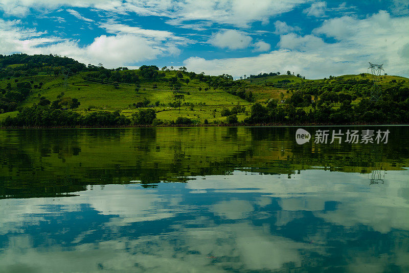 恢复湖及湖岸的河岸林