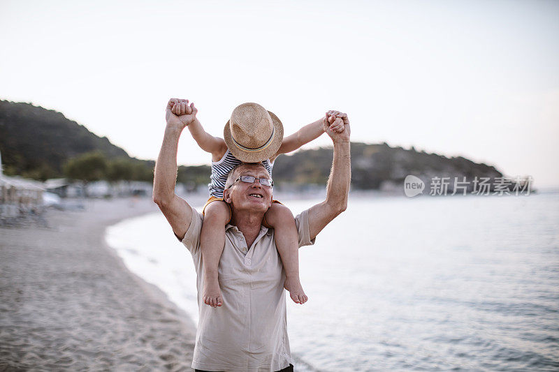 和爷爷一起度过的夏天