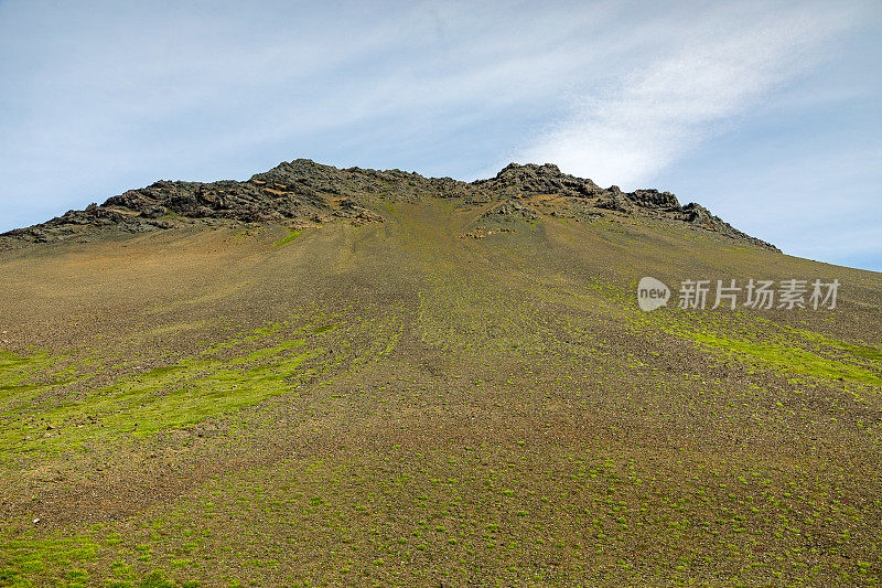 山腰上有火山景观