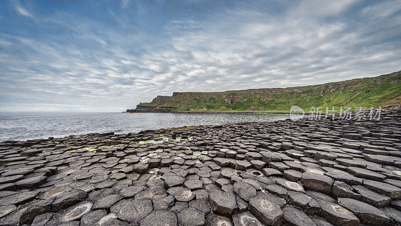 北爱尔兰巨人的堤道海岸全景图
