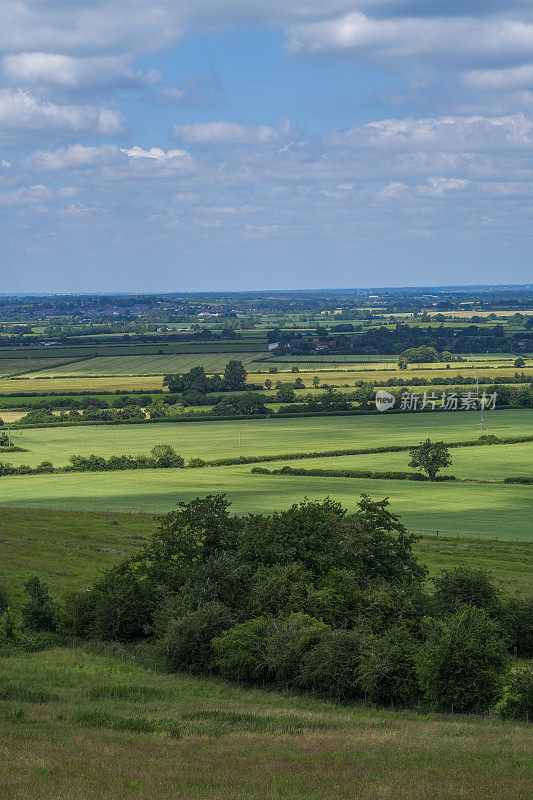 伯顿达塞特山俯瞰英国风景，英国中部的沃里克郡