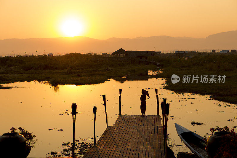 茵莱湖日落