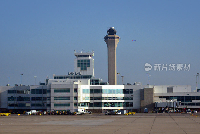 空中交通管制塔台和B厅，丹佛国际机场