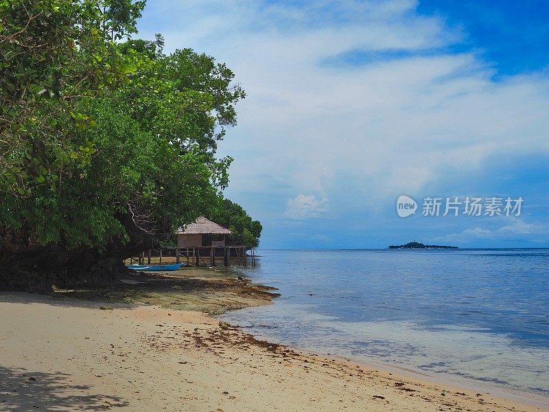 怀吉奥海滩与戏剧性的天空景观