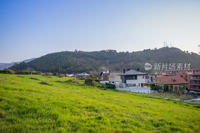 比斯开湾的小镇风景