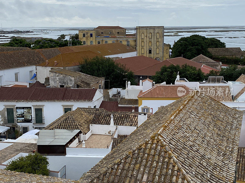 葡萄牙-阿尔加维-法鲁-城市屋顶全景和福尔摩沙自然公园