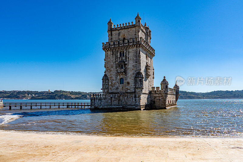 位于葡萄牙里斯本塔霍河上的贝伦塔
