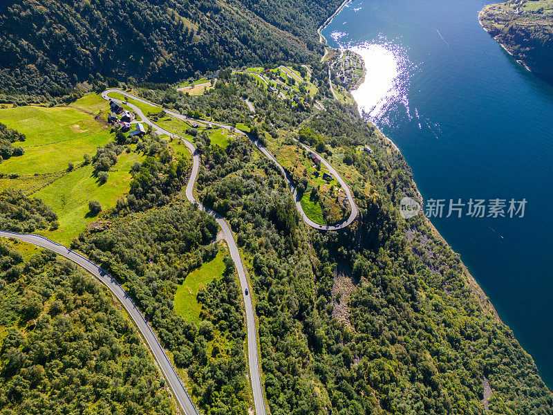 挪威峡湾和山口的无人机视图，无人机拍摄