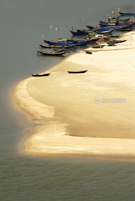 海滩和船，越南