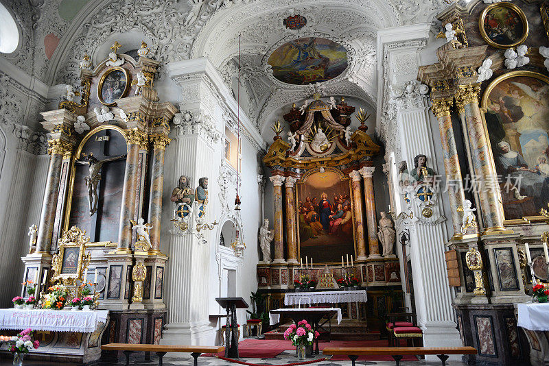 因斯布鲁克医院教堂祭坛(奥地利)