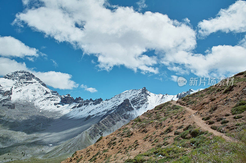 法国格拉斯阿尔卑斯山的高山景观