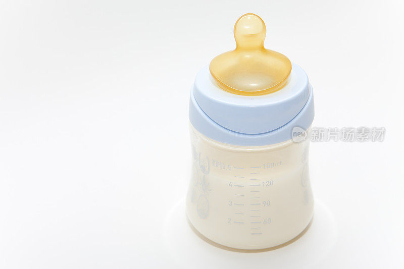 婴儿奶瓶