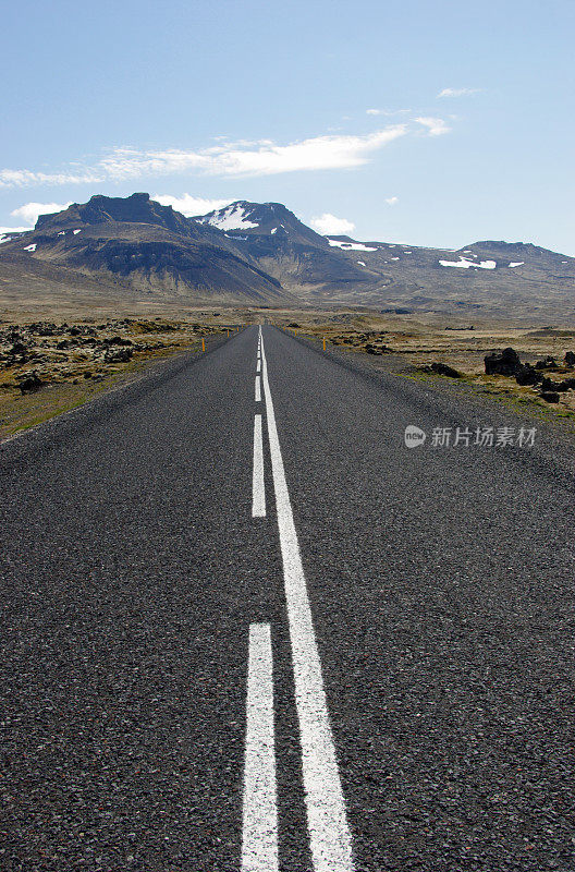 通往山区的直路