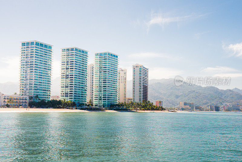 异国情调的旅游目的地港巴亚尔塔墨西哥城市景观