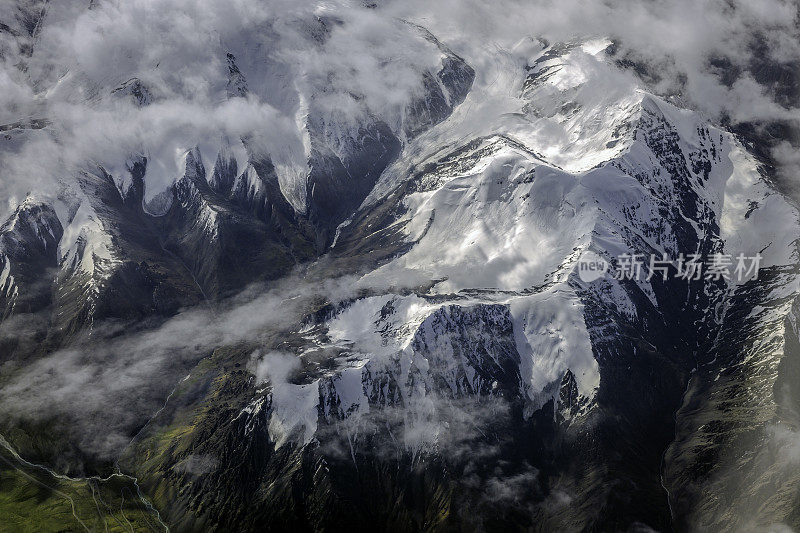巴基斯坦山脉的鸟瞰图，中亚