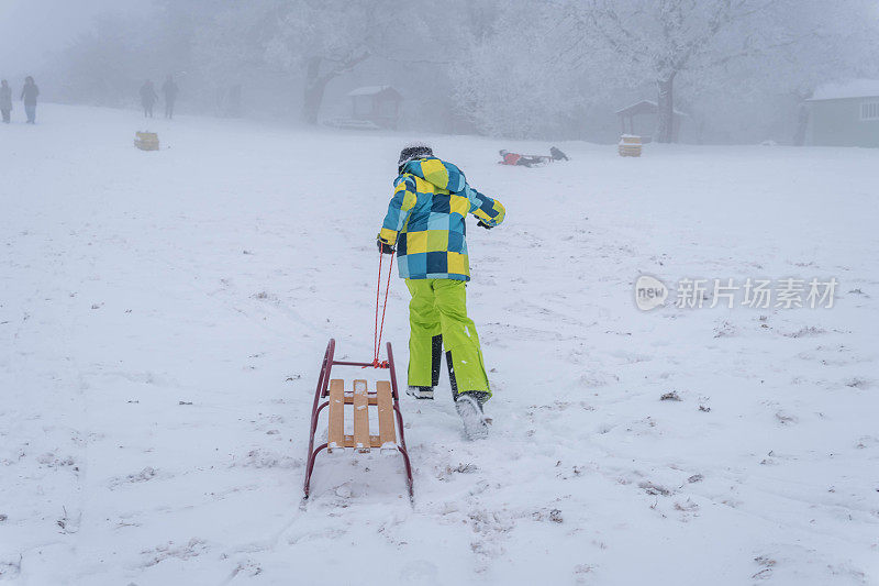 玩雪橇很开心