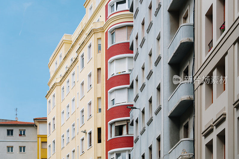 色彩斑斓的住宅建筑立面