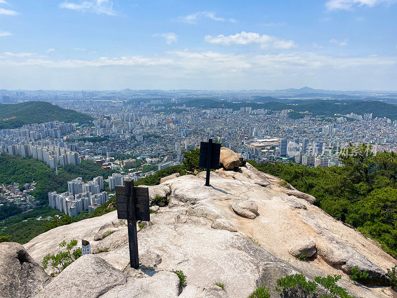 夏季首尔北汉山国立公园