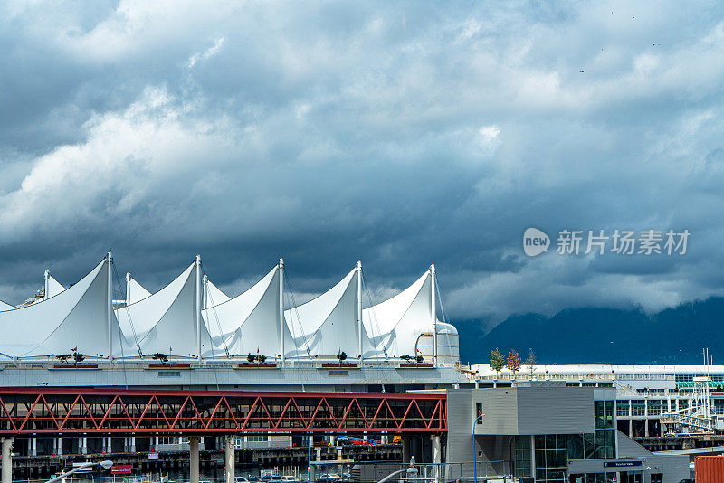 加拿大温哥华加拿大广场的天空和建筑