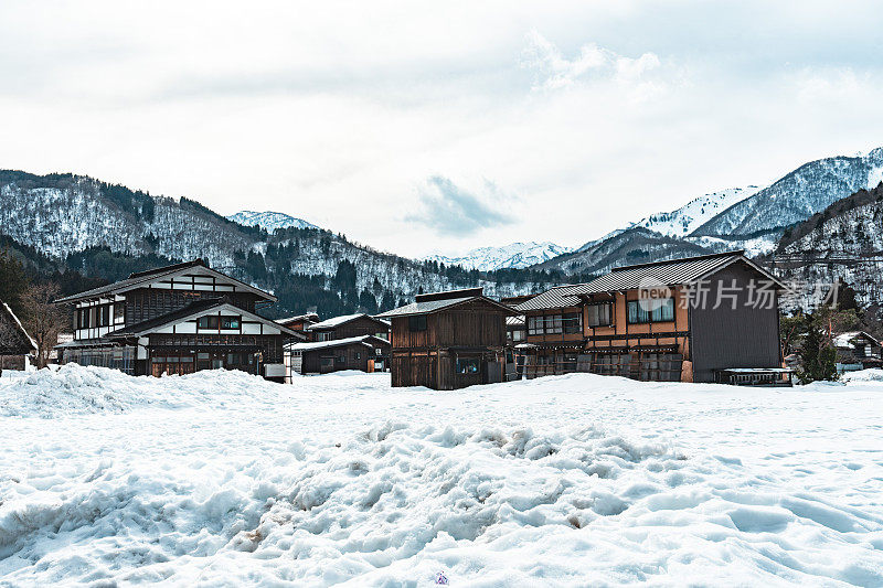 日本白川乡白雪皑皑