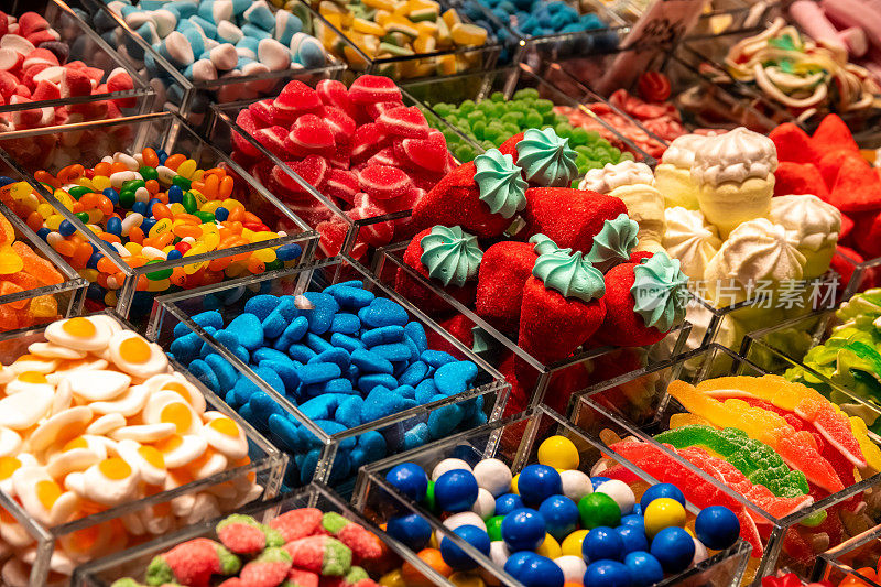 丰富多彩的品种:浓烈的糖果和果味糖果