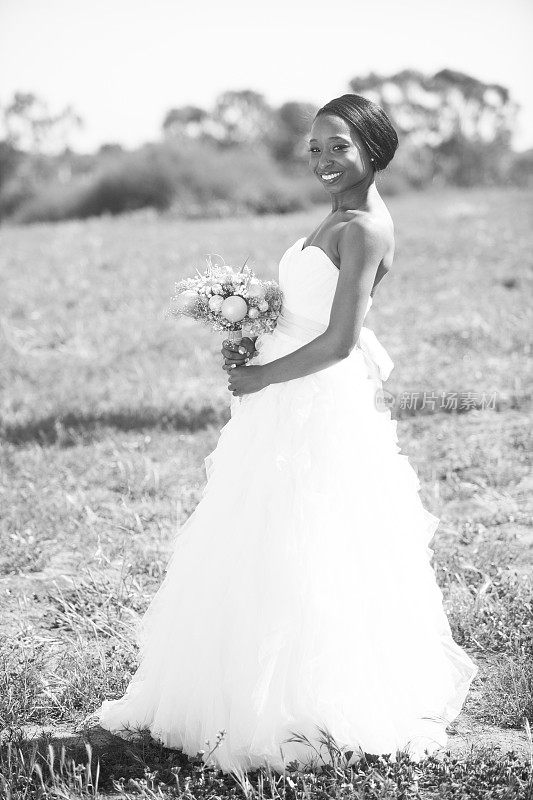美丽的非裔美国新娘