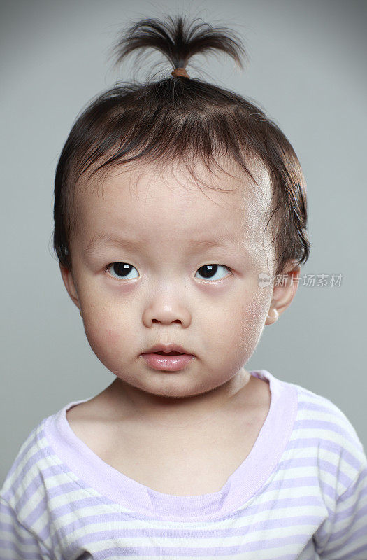 可爱的亚洲婴儿