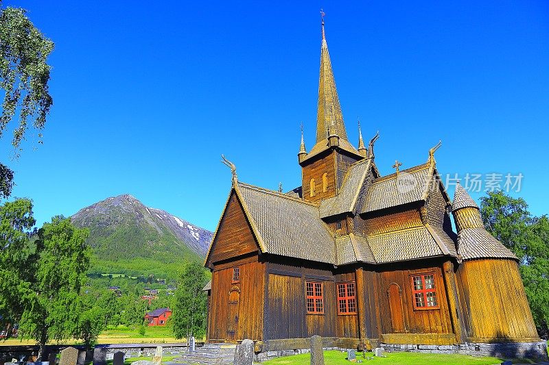 洛美破碎教堂:挪威雕刻的斯塔夫柯克-奥普兰，挪威，斯堪的纳维亚