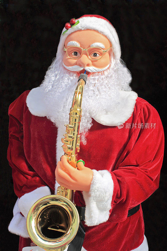 圣诞老人吹萨克斯风，不是人类