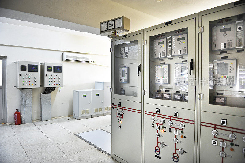 工业电气控制室