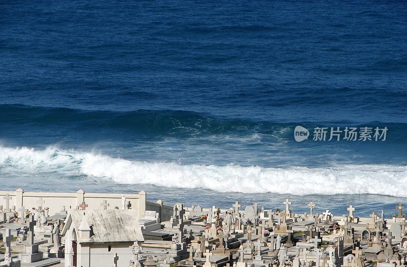 波多黎各海边的墓地