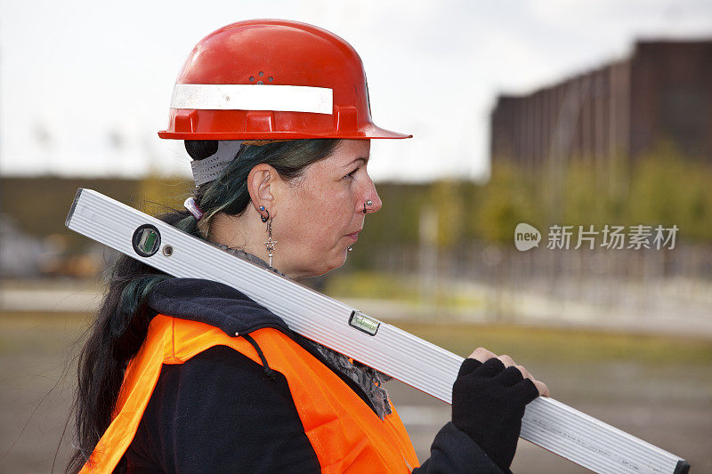 有水位的女工人