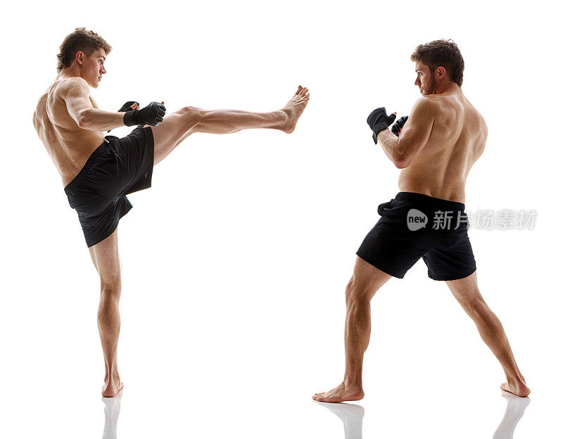 两个肌肉发达的斗士在打斗