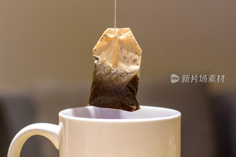 茶包和茶杯