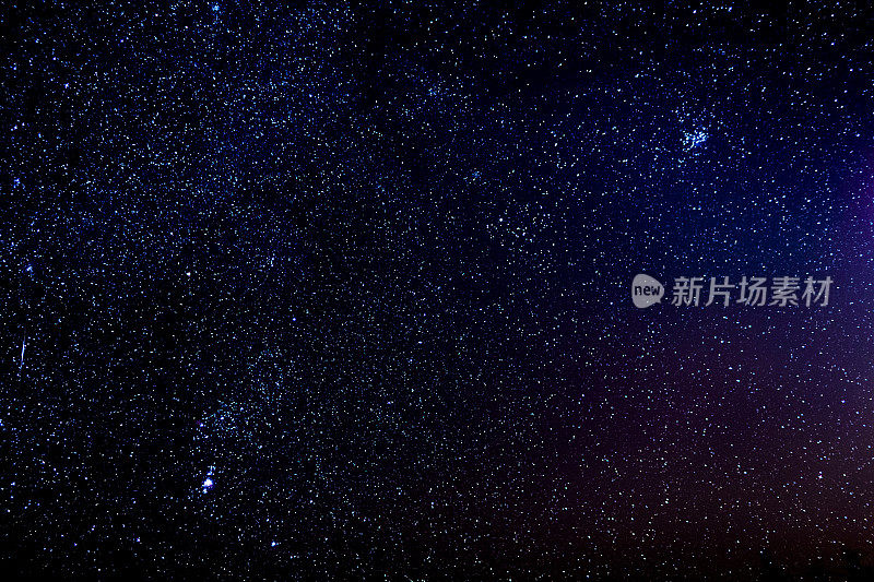 繁星满天的夜空