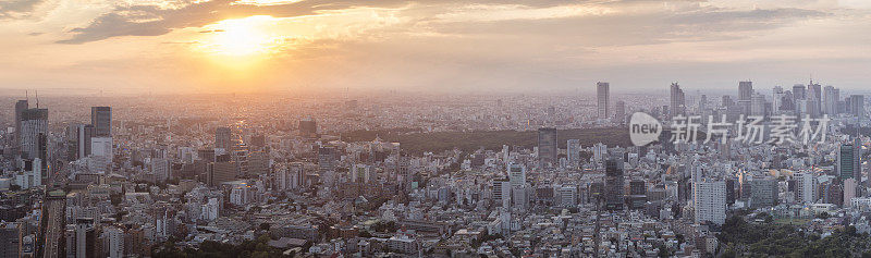 东京日落，鸟瞰图的城市景观，日本