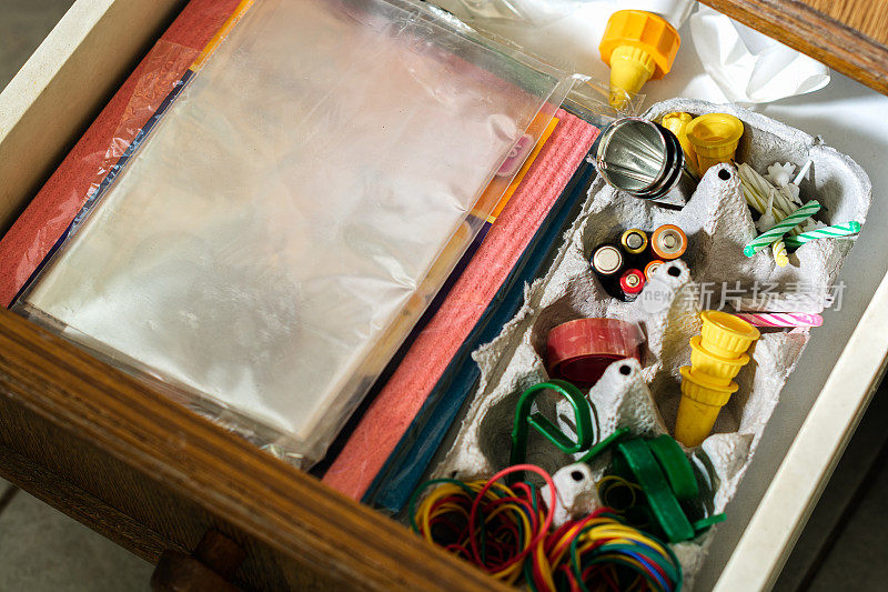 一个可回收用作DIY物品容器的鸡蛋盒。