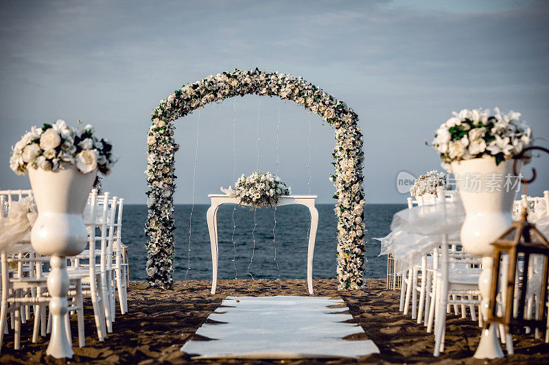 沙滩上的婚礼概念