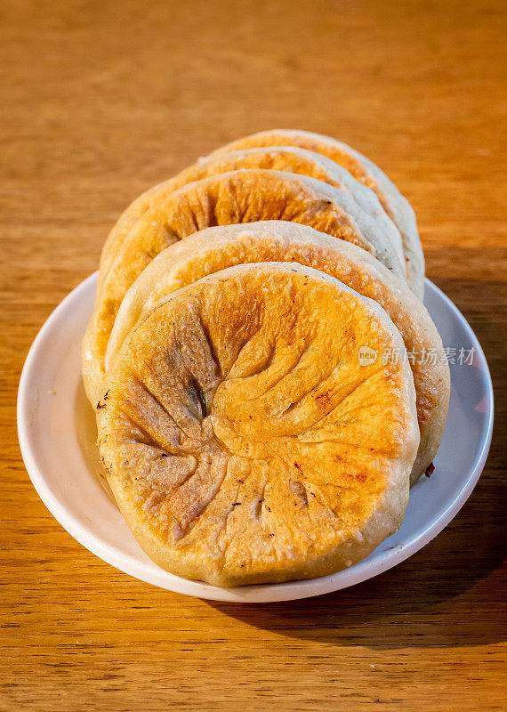 中国主食，亚洲派。自制油炸馅的美味馅饼