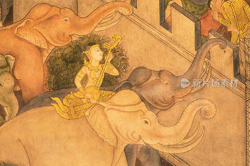 卧佛寺的复古壁画上，音乐家坐在大象上演奏音乐