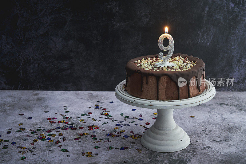 9岁生日巧克力蛋糕