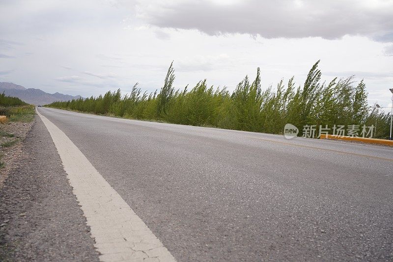 中国青海公路沿线的风景