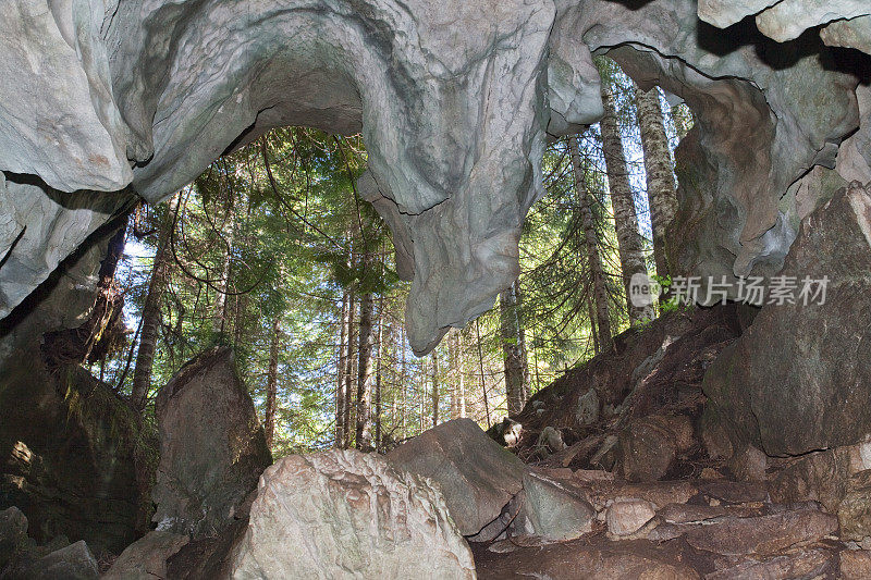 温哥华岛的洞穴
