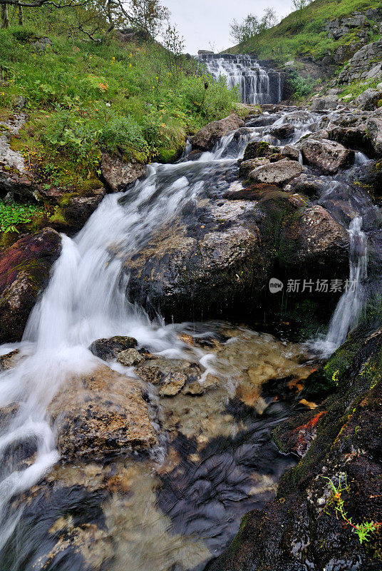 希比尼山脉的山溪